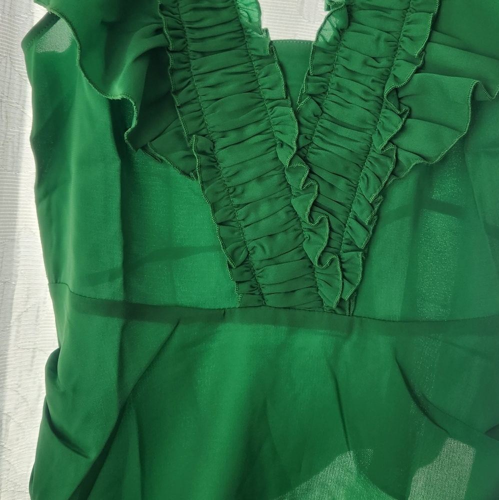 Green Ruffled V Neck blouse - Picture 4 of 4